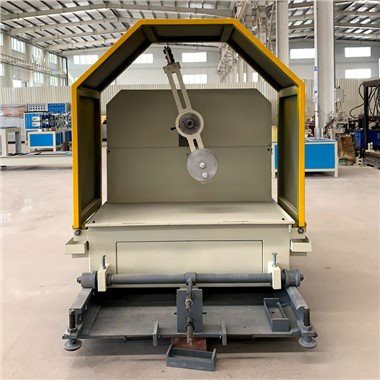 Machine de formage de fil d'acier pour tuyaux en PVC